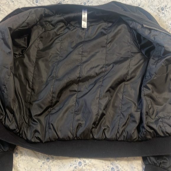 Fabletics - Small modern jacket - Picture 3 of 5